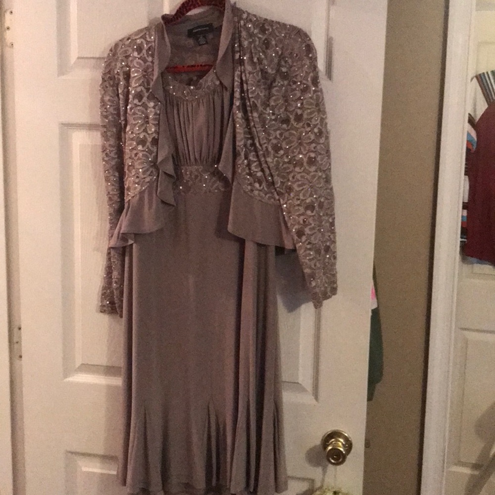 Are and him Richards size 12 beautiful dress